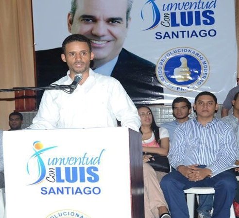 Eddy Ortega coordinador Provincia de Santiago toma la palabra en juramentación de Jovenes